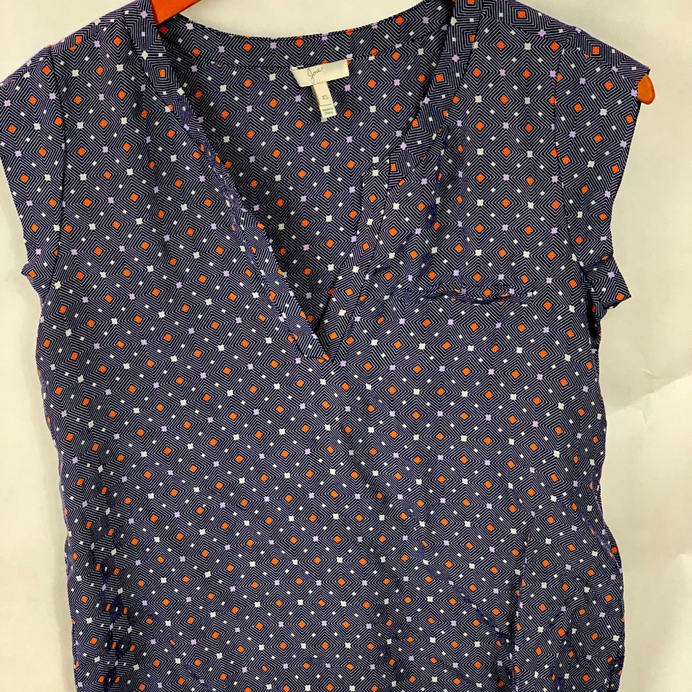 Summer top, capped flutter sleeves